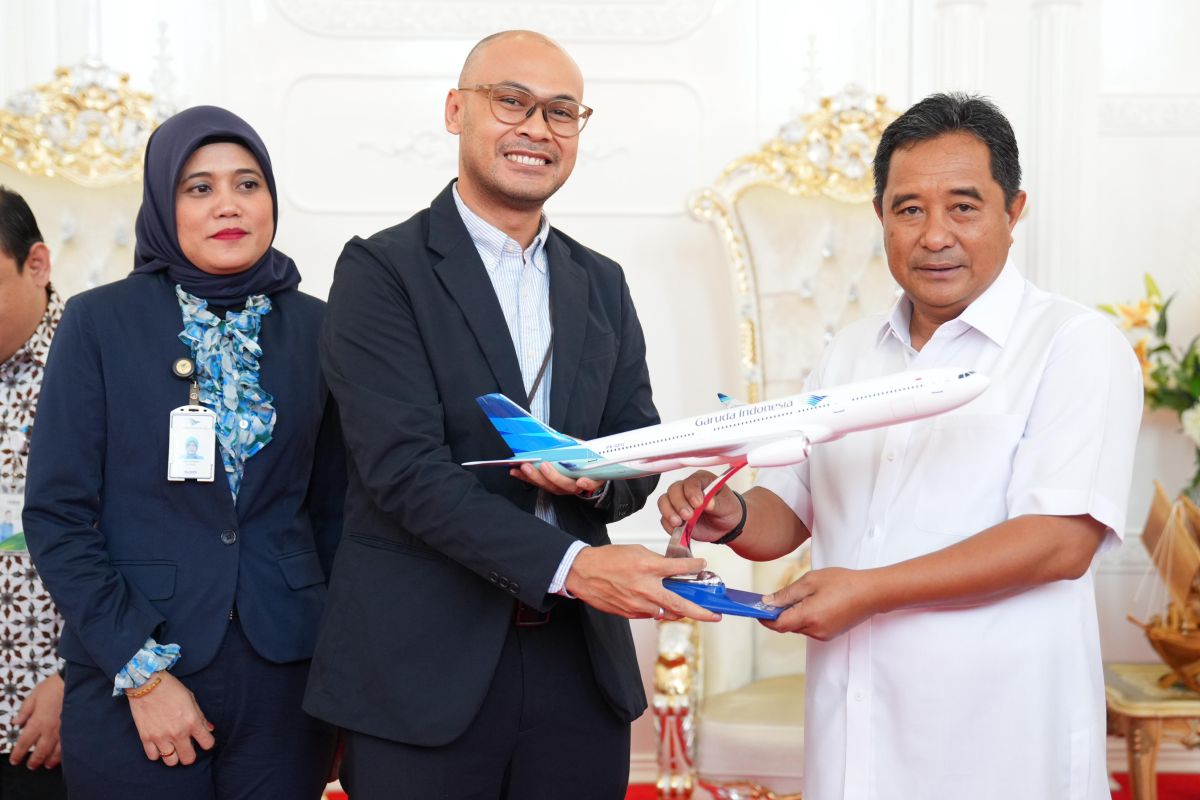 Pj Gubernur Sulsel minta maskapai Garuda tambah rute penerbangan dari Makassar