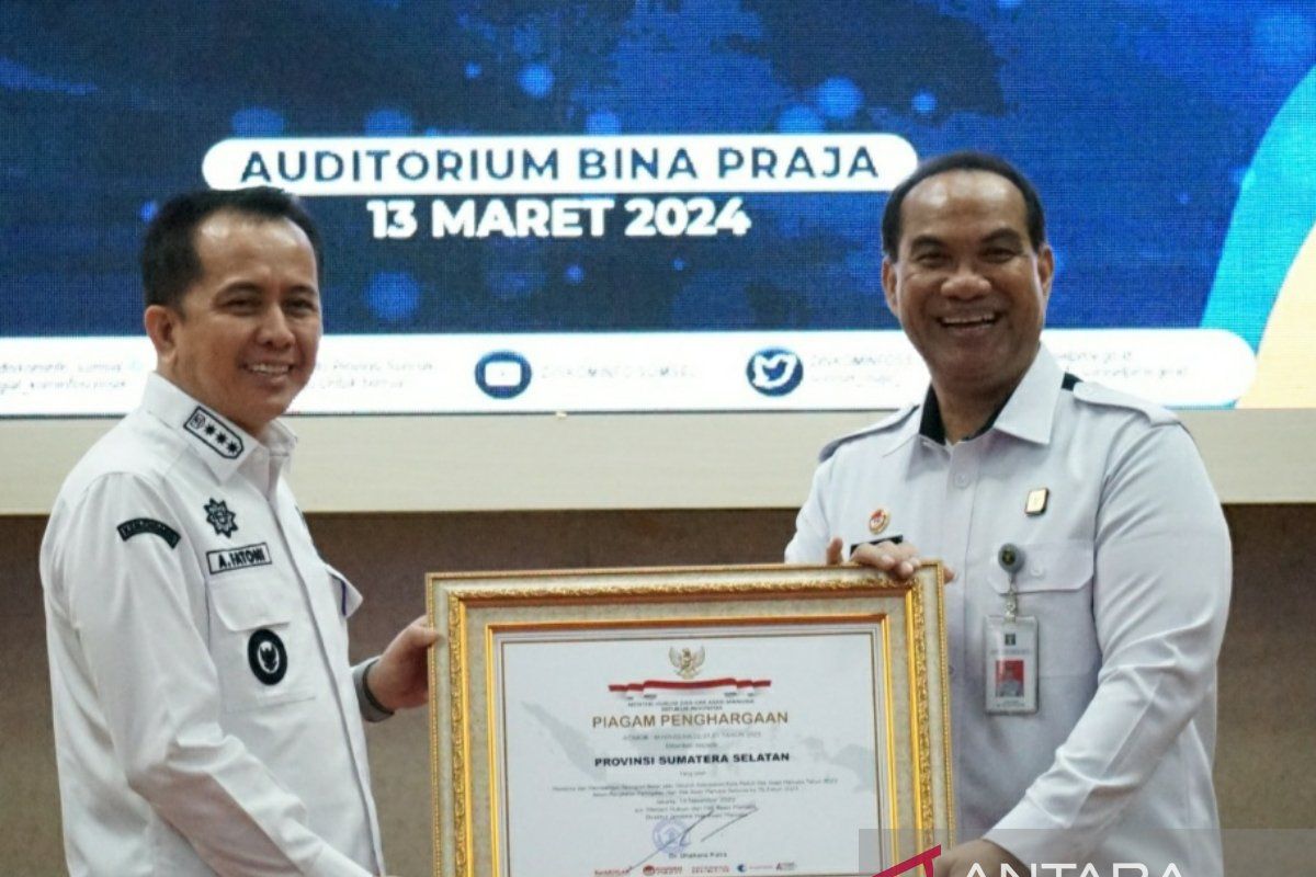 Kemenkumham beri penghargaan kepada 12 kabupaten/kota peduli HAM