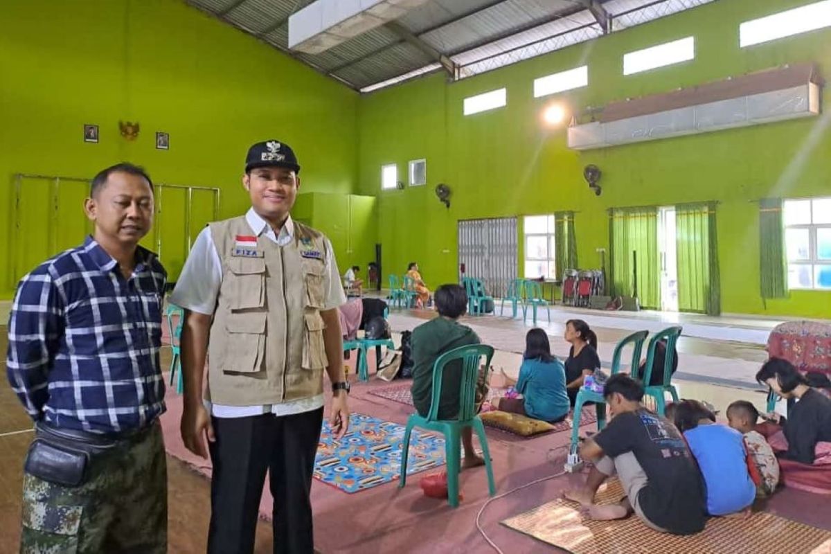 Warga Kudus terdampak banjir mulai mengungsi