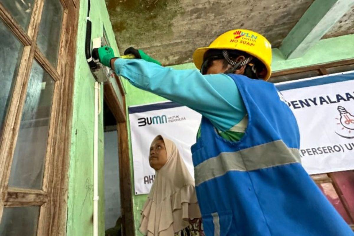 Kebahagiaan pada Ramadhan 1445 H dalam terang listrik PLN