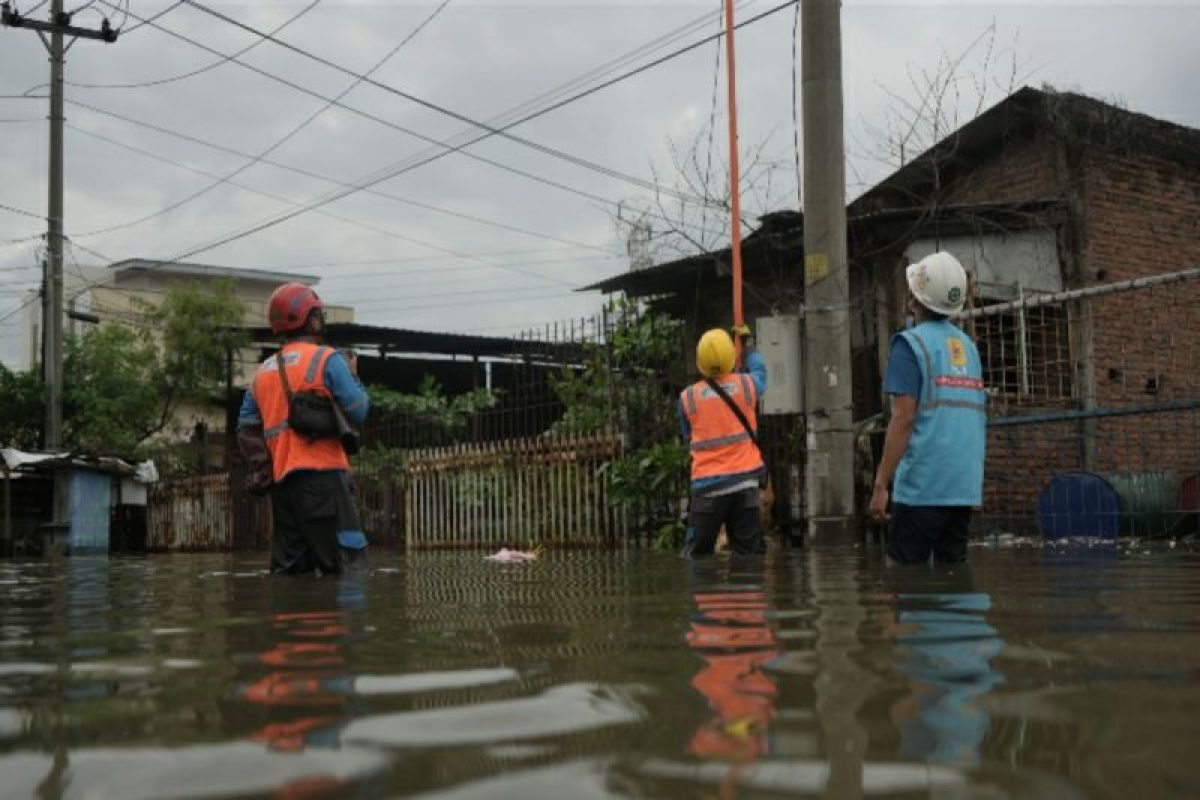 PLN sigap amankan pasokan listrik di tengah cuaca ekstrem dan banjir