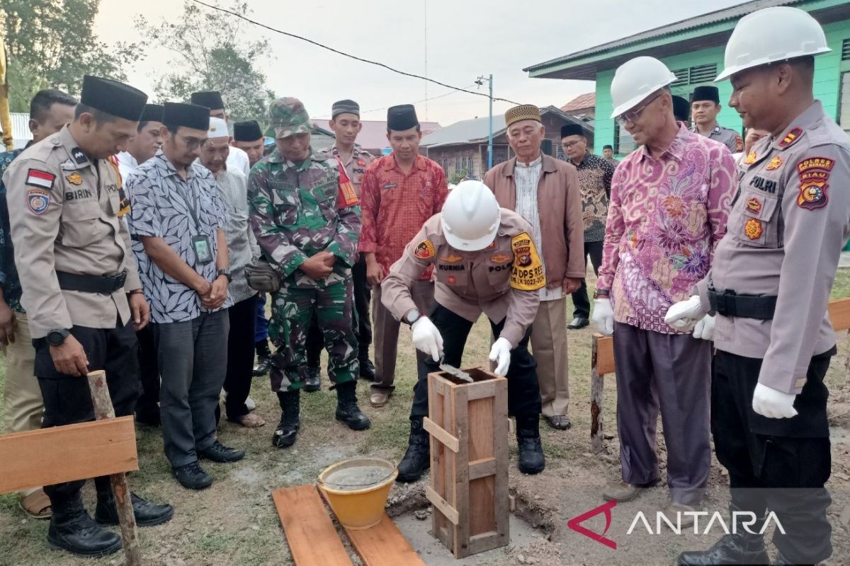 Pos Bhabinkamtibmas Desa Bokor dijadikan tempat literasi digital bagi remaja