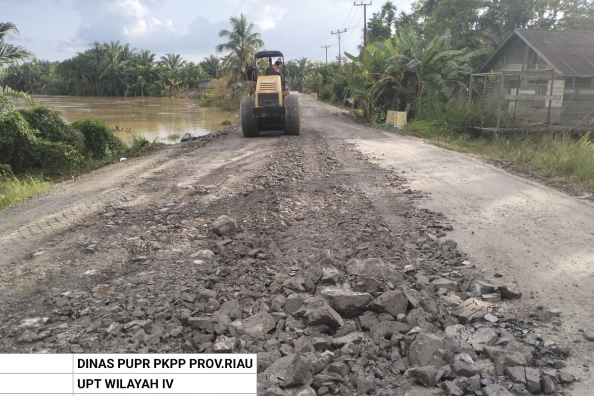 Dinas PUPR-PKPP Riau percepat perbaikan ruas jalan Cerenti-Air Molek