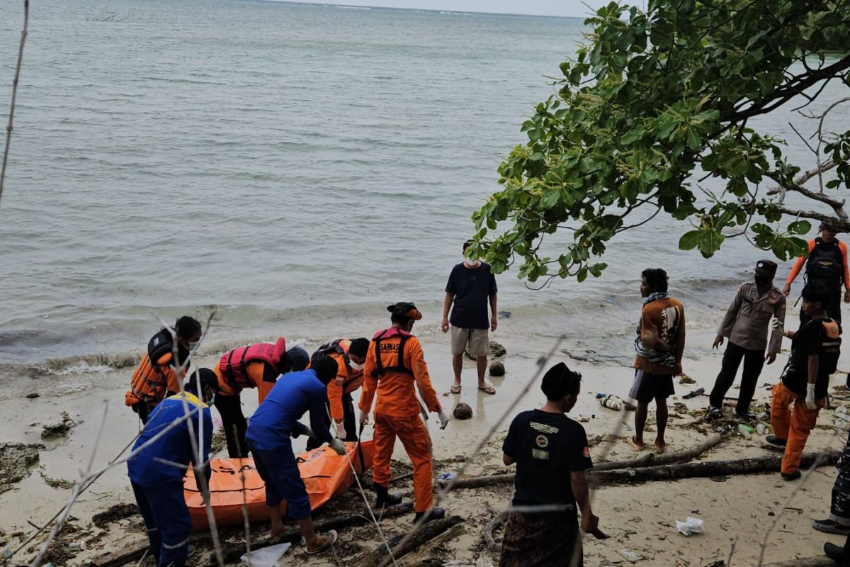 Tim SAR gabungan evakuasi satu jenazah korban kapal Yuiee Jaya 2