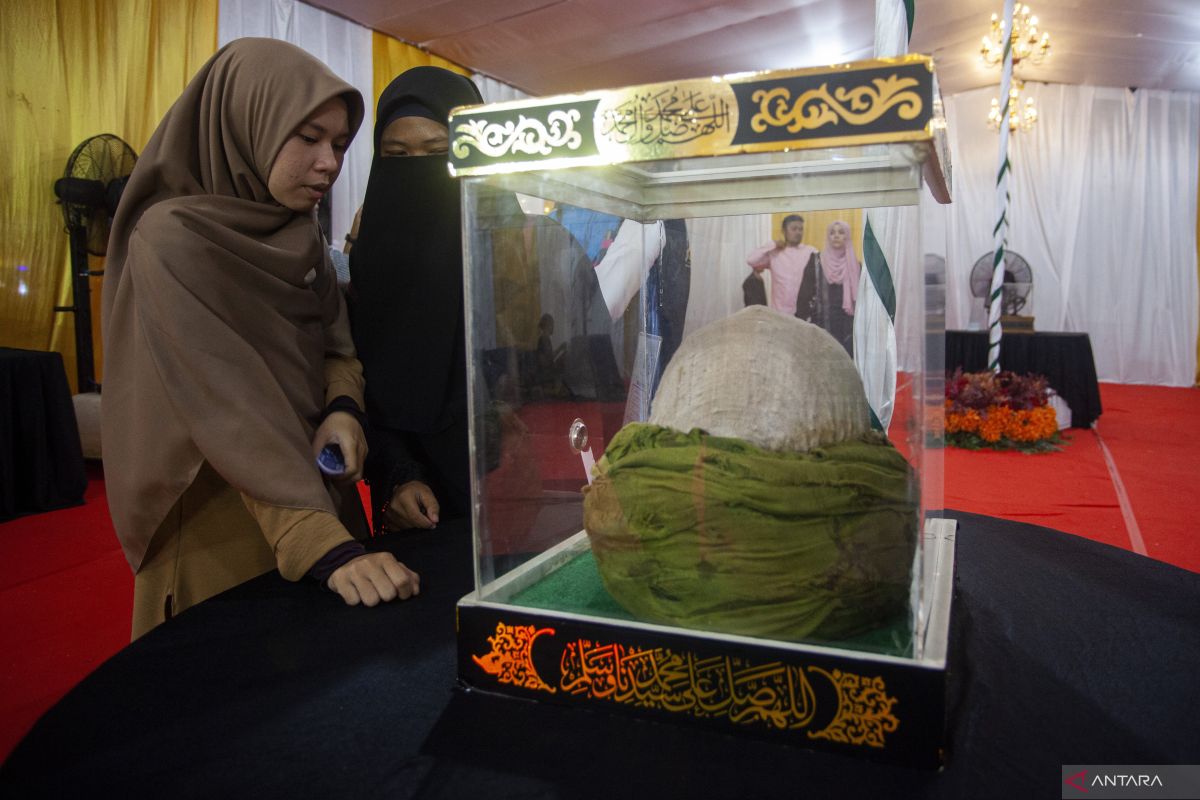 Pameran barang peninggalan Rasulullah di Pekanbaru diapadati pengunjung