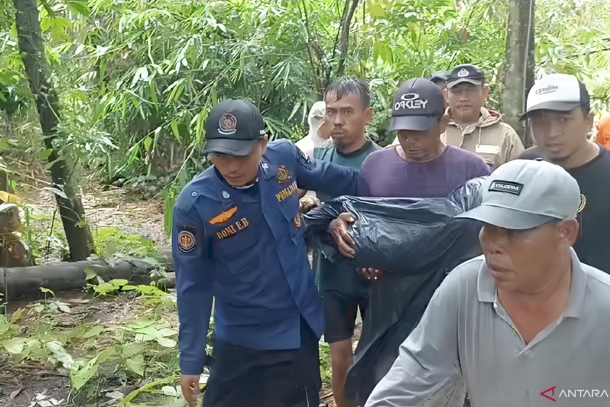 Balita perempuan hanyut saat ikut ayahnya mancing di sungai