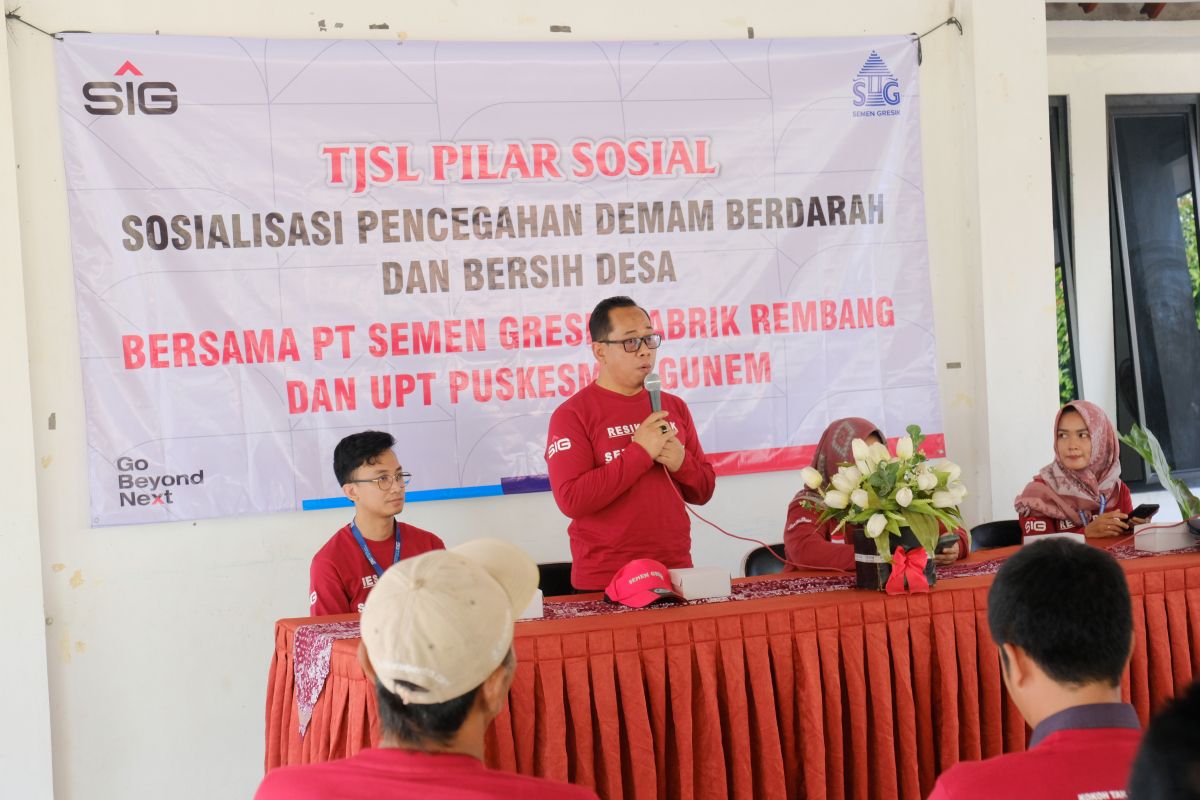 Semen Gresik proaktif cegah DBD dan bersih-bersih Desa Tegaldowo