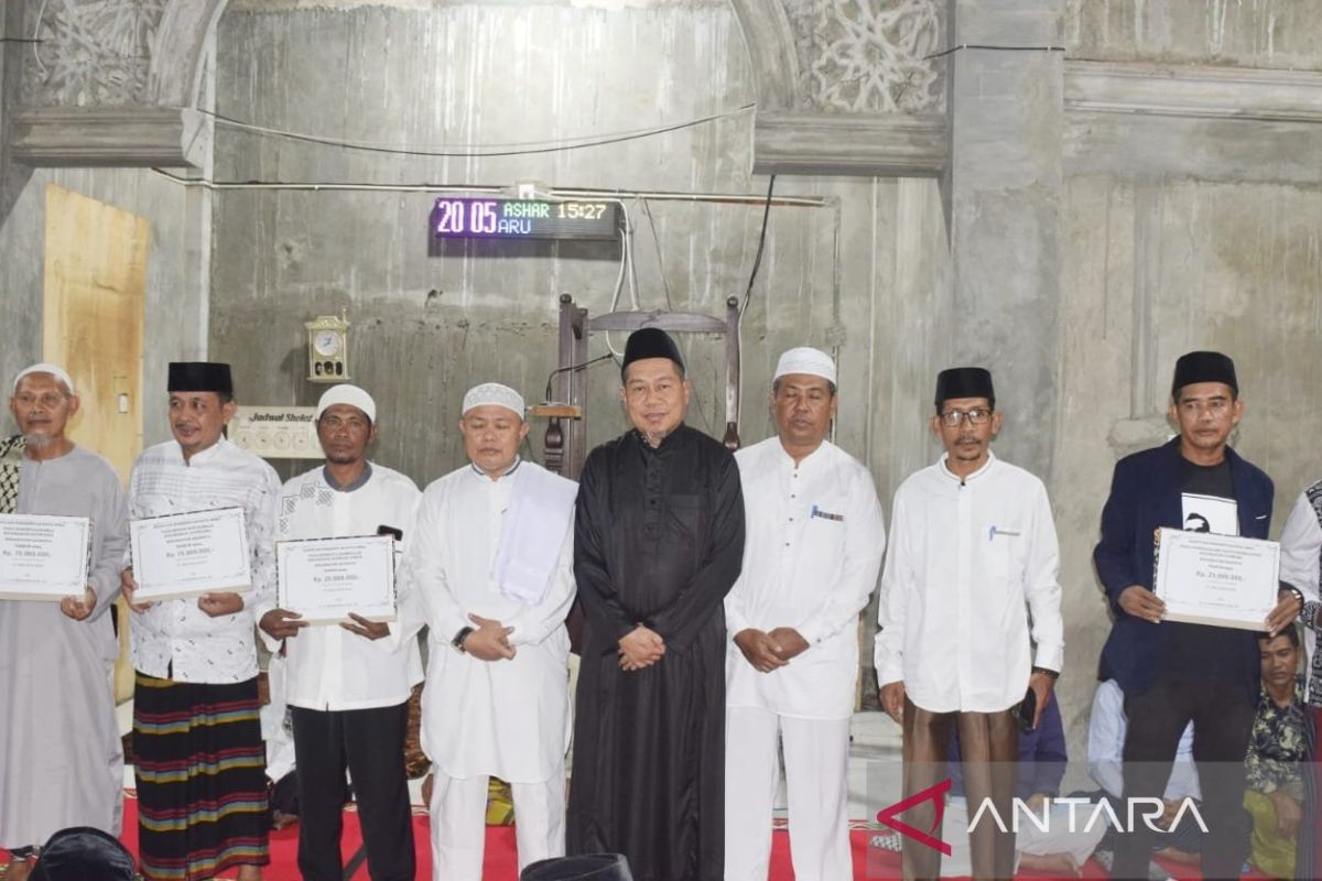 Pj Wali Kota Bima serahkan bantuan Rp675 juta mengawali safari Ramadhan