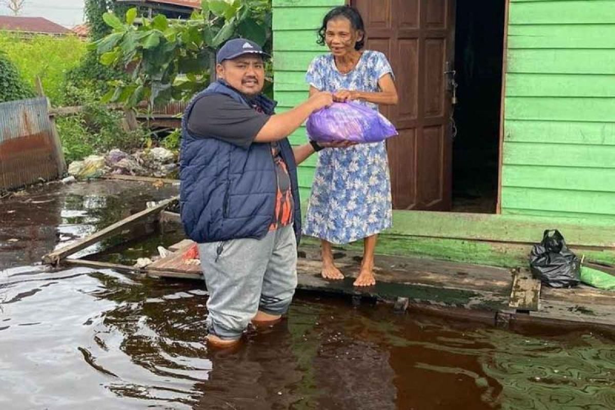Legislator Palangka Raya tinjau dan salurkan bantuan ke warga terdampak banjir
