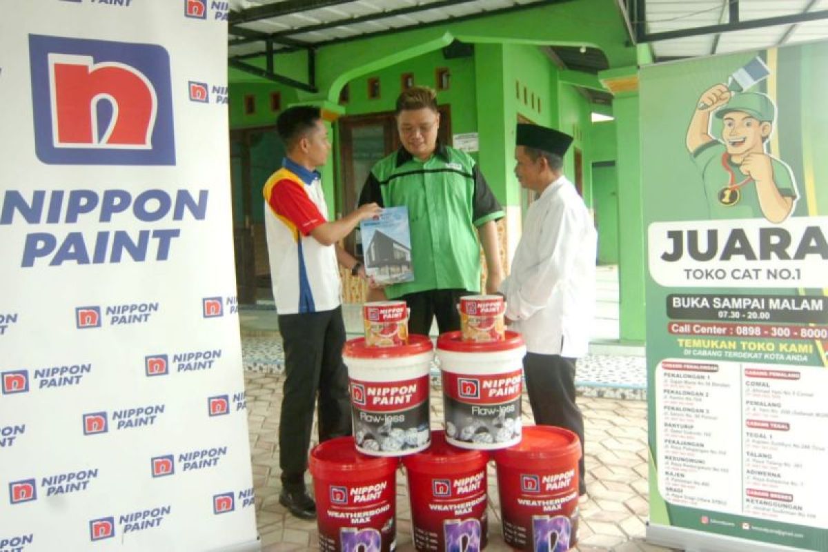 Nippon Paint donasikan 2.450 liter cat ke 70 musala