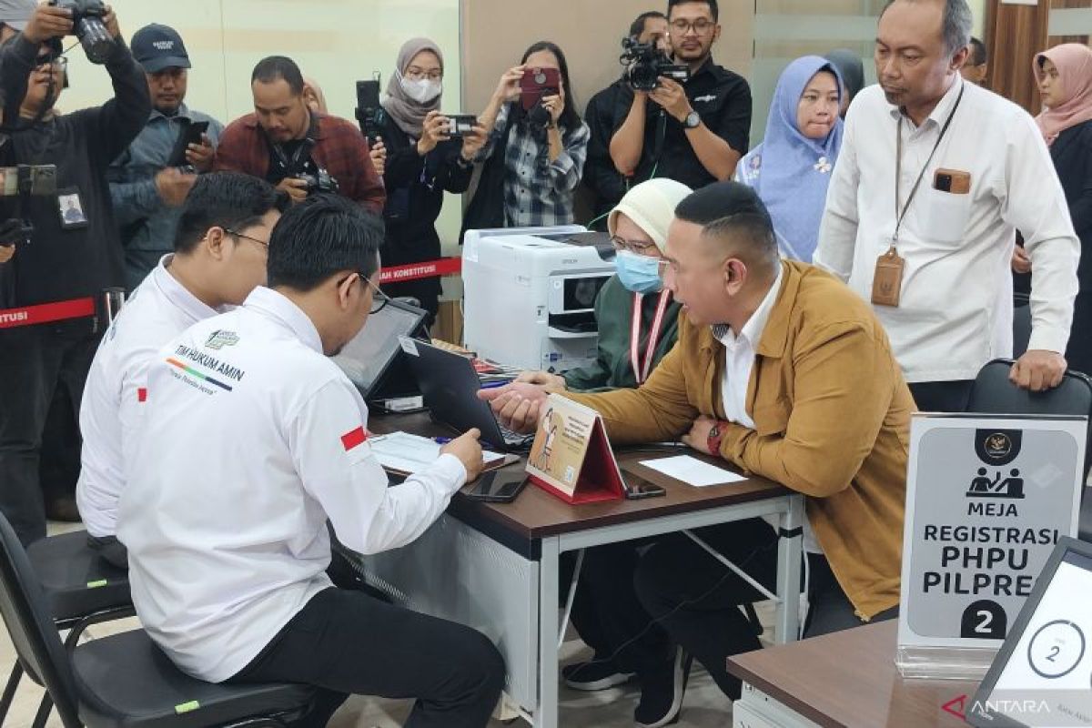 Kubu Anies-Muhaimin sambangi MK untuk daftarkan gugatan pemilu