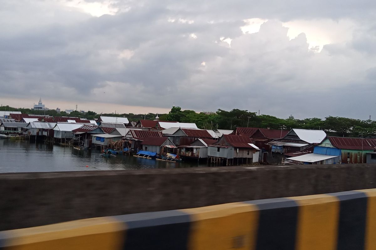 Dampak cuaca ekstrem picu beberapa titik di Makassar tergenang