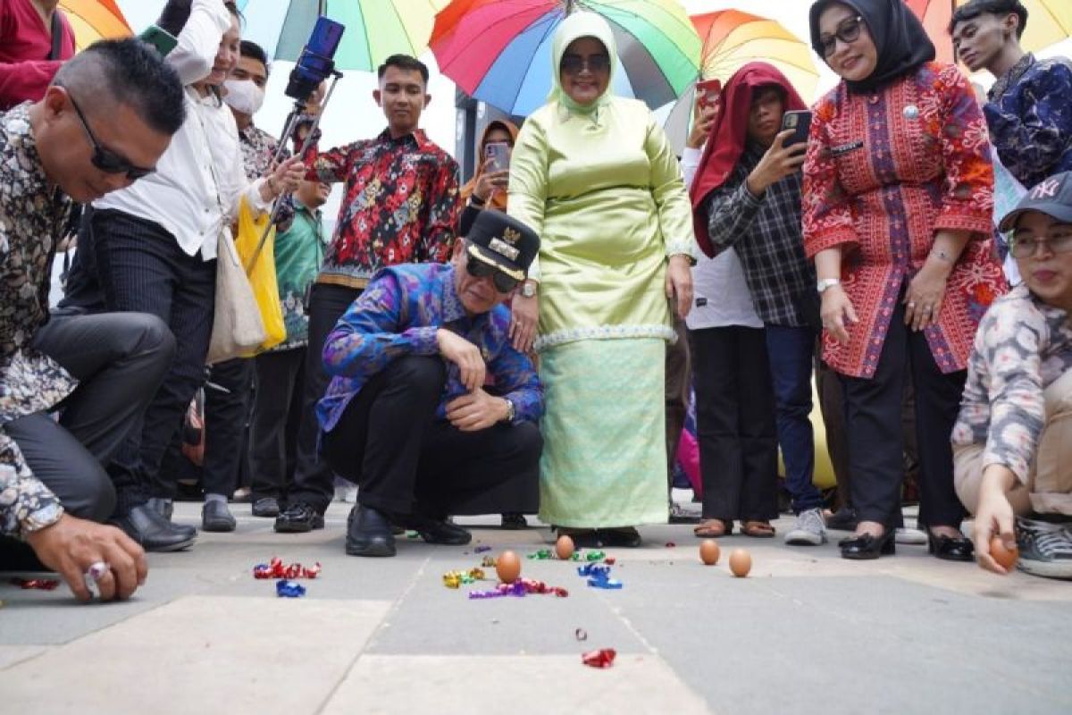 Kulminasi matahari atau tanpa bayangan menjadi daya tarik wisatawan ke Pontianak