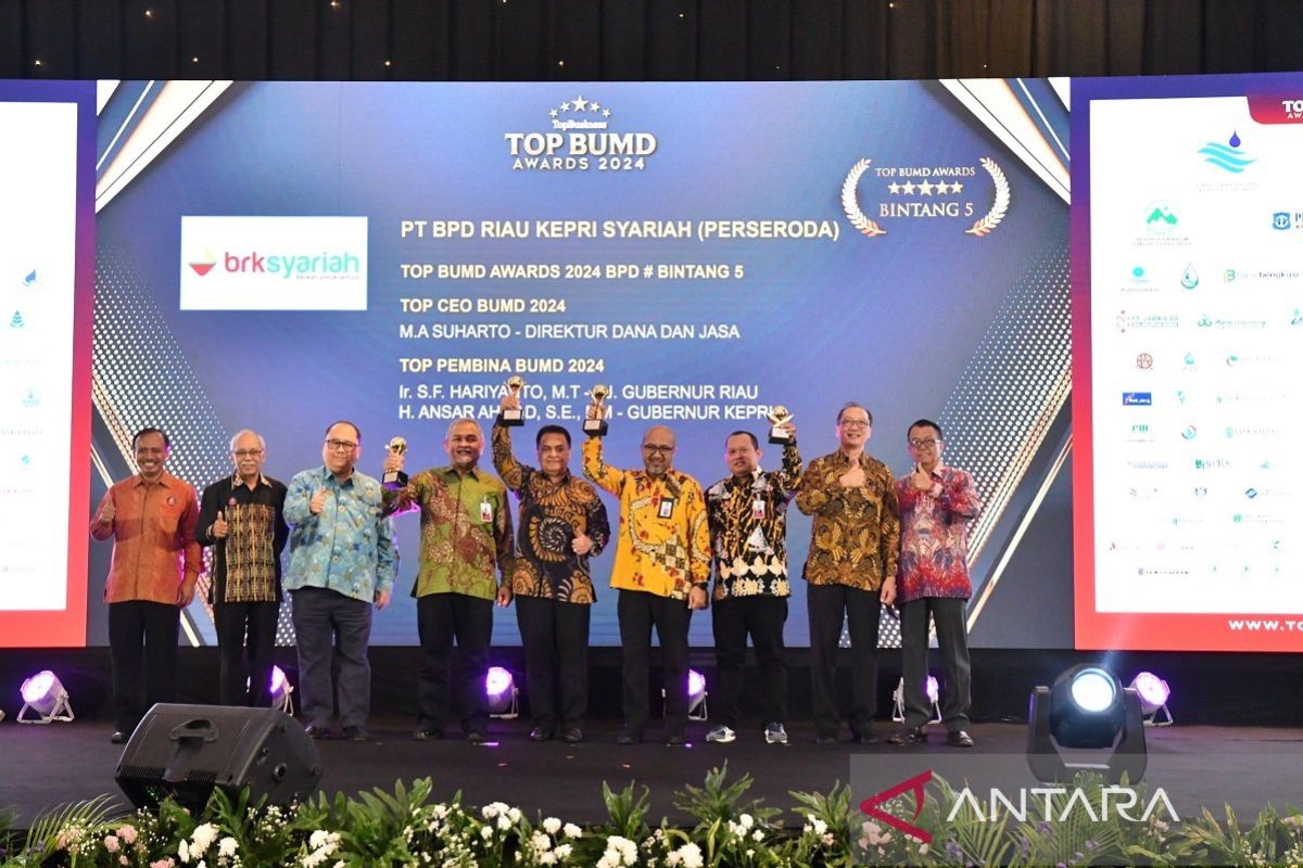 BRK Syariah raih penghargaan TOP BUMD pada ajang TOP BUMD Awards 2024