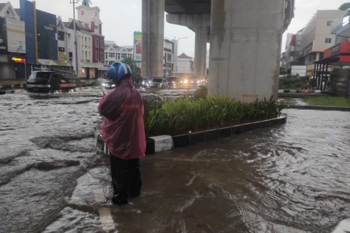 Sebanyak 198 warga Semper Barat mengungsi akibat banjir