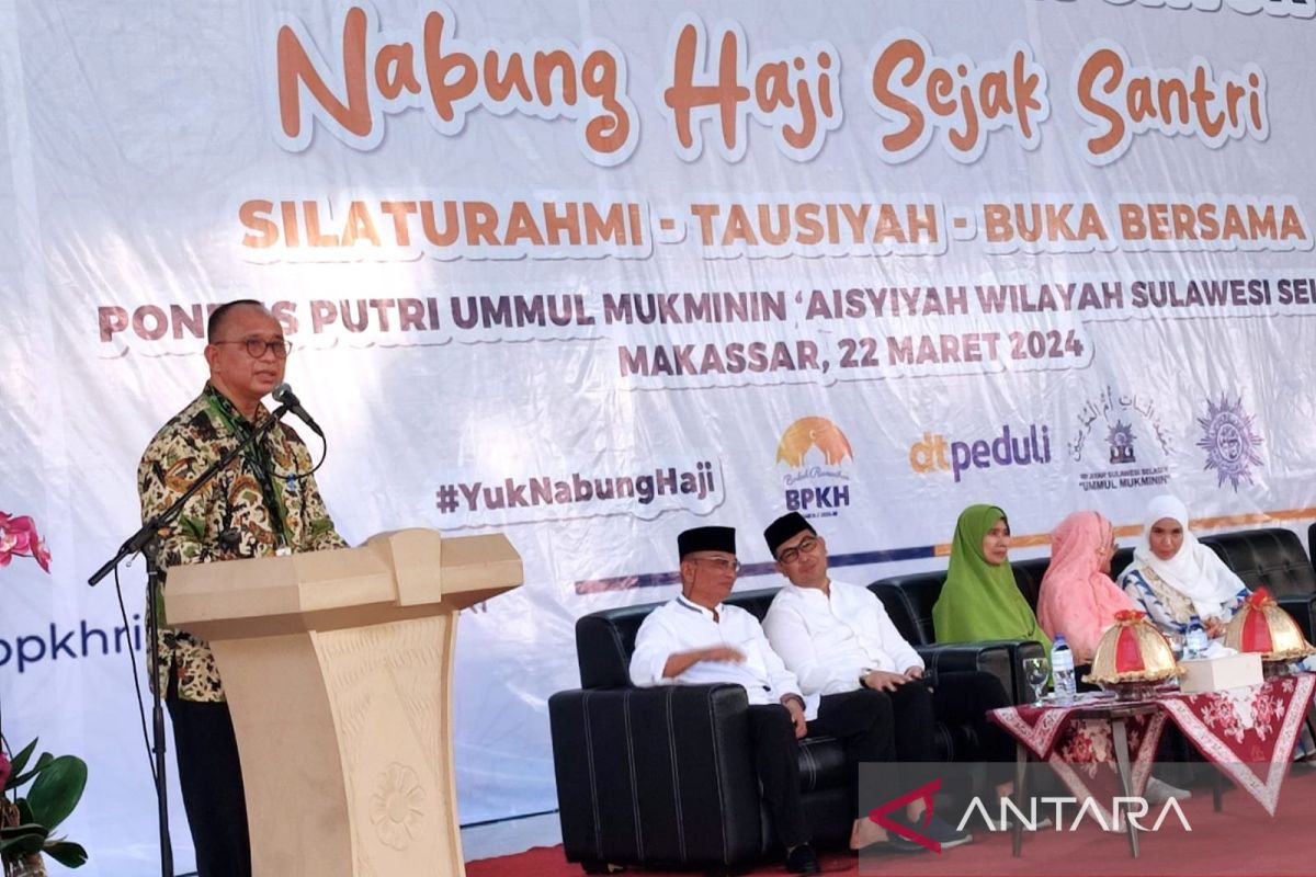 BPKH ajak santri pesantren di Makassar tabung ongkos haji di usia dini