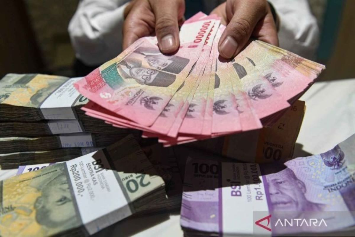 Rupiah terus menguat