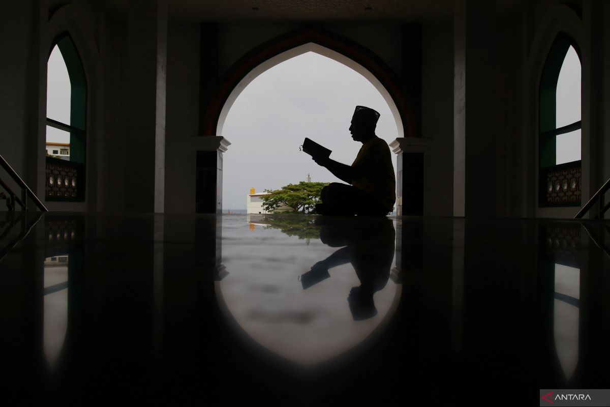 Waktu yang tepat membaca Surah Al Mulk, kenapa sebelum tidur?