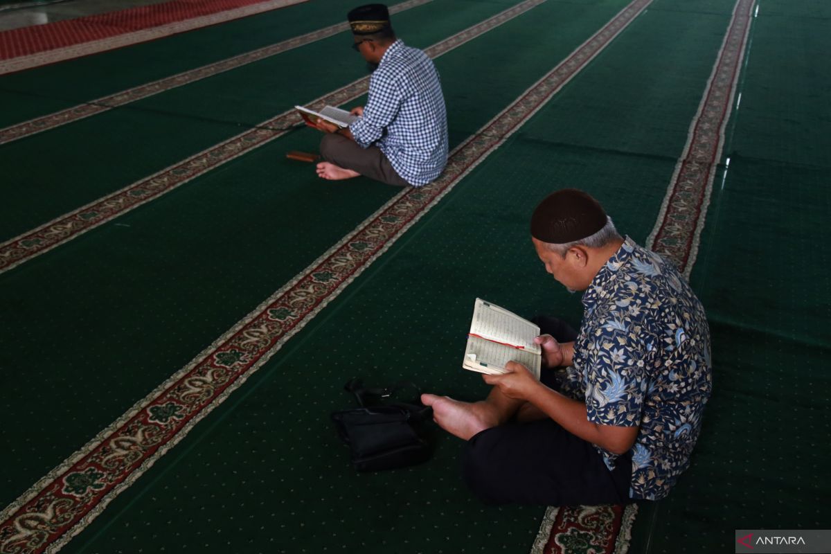 7 Keutamaan membaca Surah Al-Mulk, amalkan setiap malam