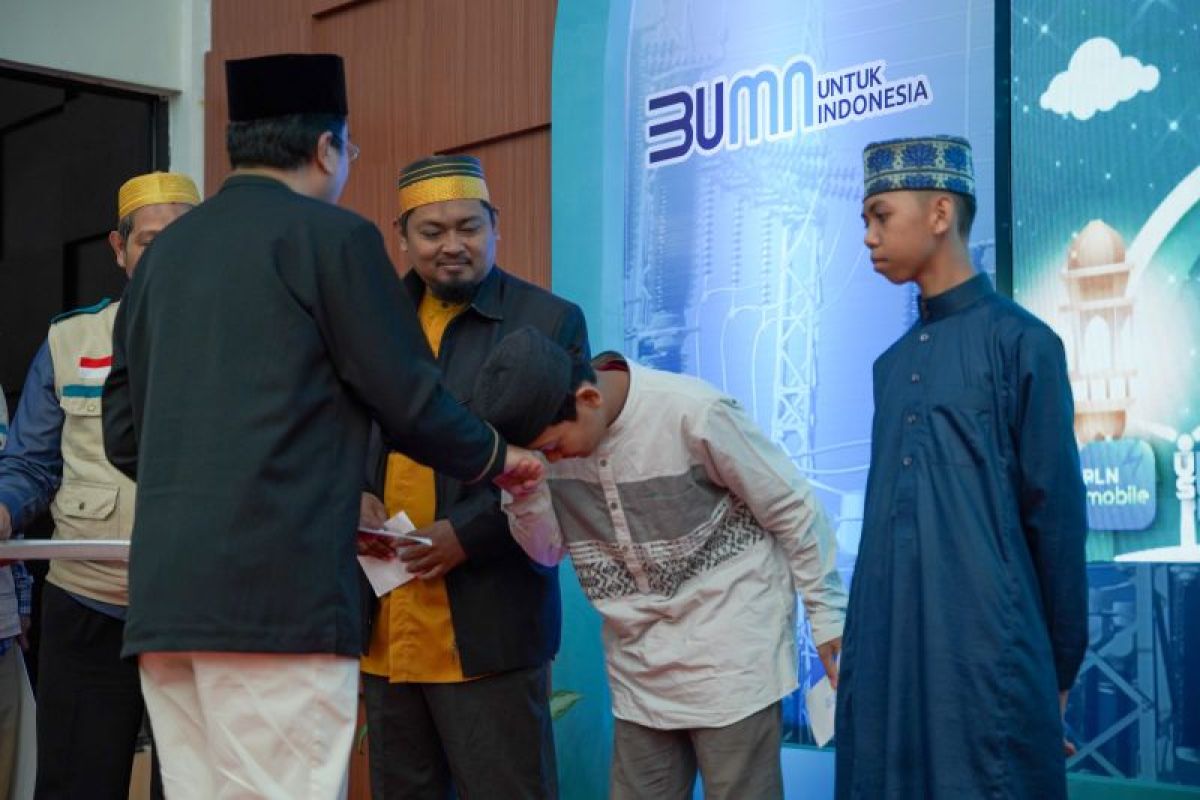 PLN UIP Sulawesi berbagi kebahagiaan Ramadan dengan anak yatim piatu