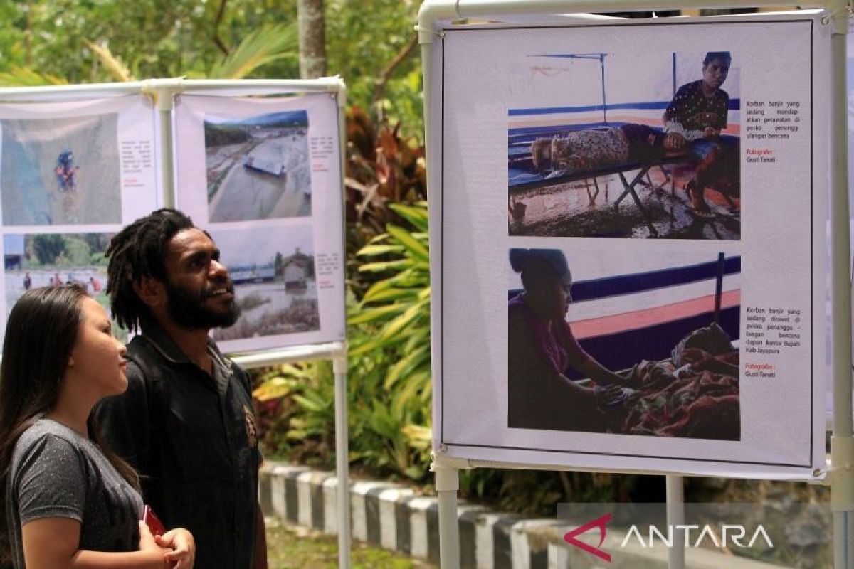 Komunitas Fotografer Jayapura gelar pameran foto banjir bandang Sentani