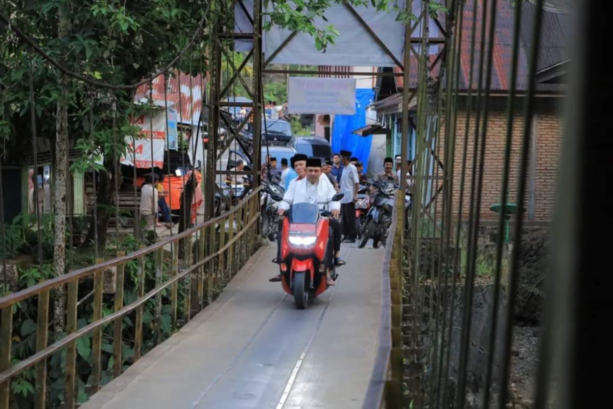 Tak Ditempuh Mobil Dari Jaman Belanda, Bupati Sabar AS Bakal Wujudkan "Mimpi" Masyarakat Sungai Landai