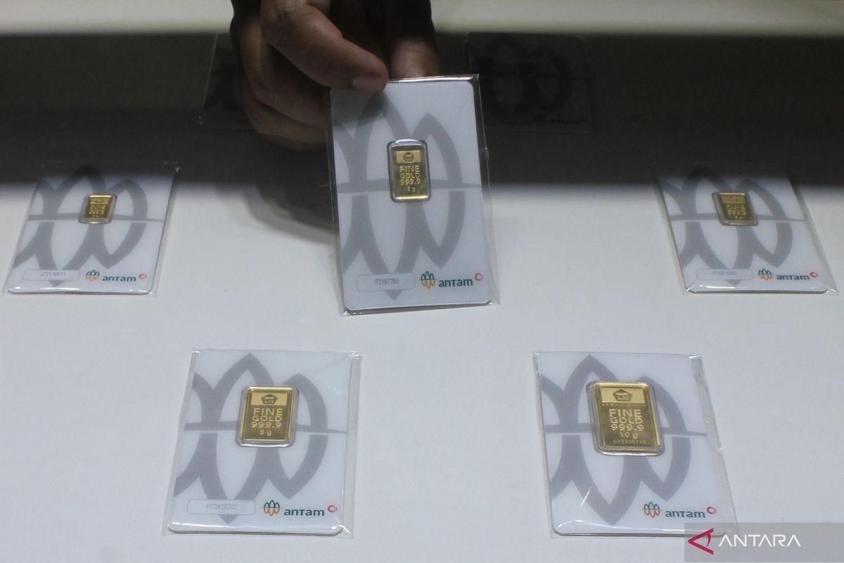 Harga emas Antam merangkak naik Rp6.000 per gram