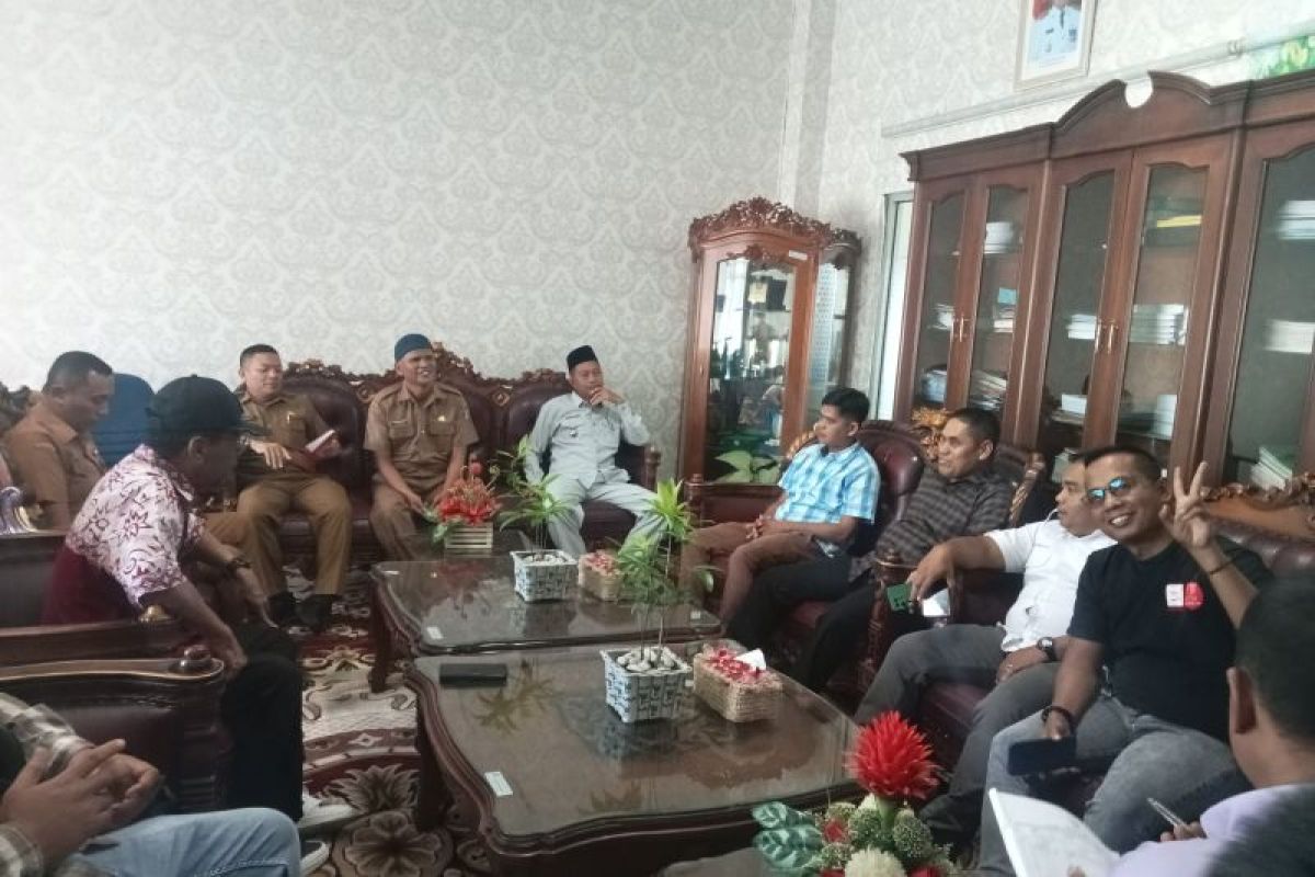 Wabup Pasbar kecewa melihat proses mutasi pejabat satu pekan terakhir