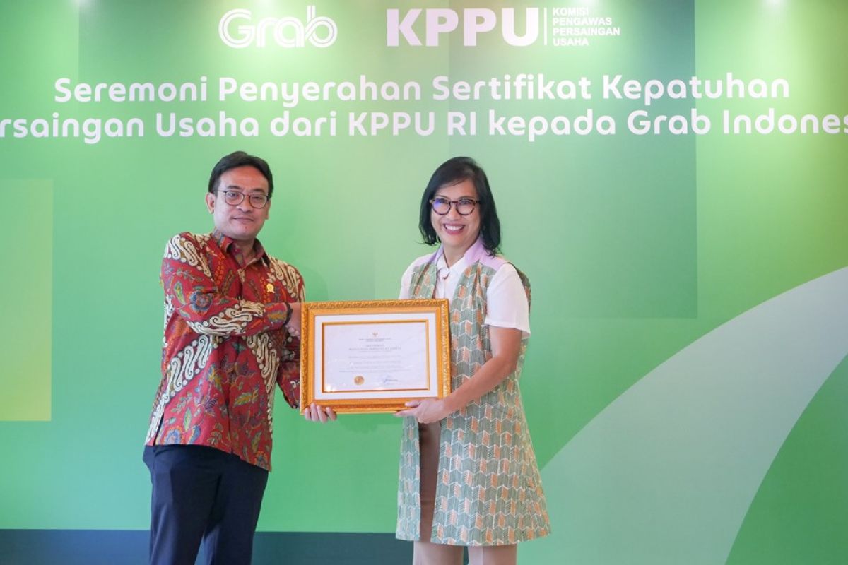 Grab terima Sertifikat Penetapan Program Kepatuhan Persaingan Usaha dari KPPU RI