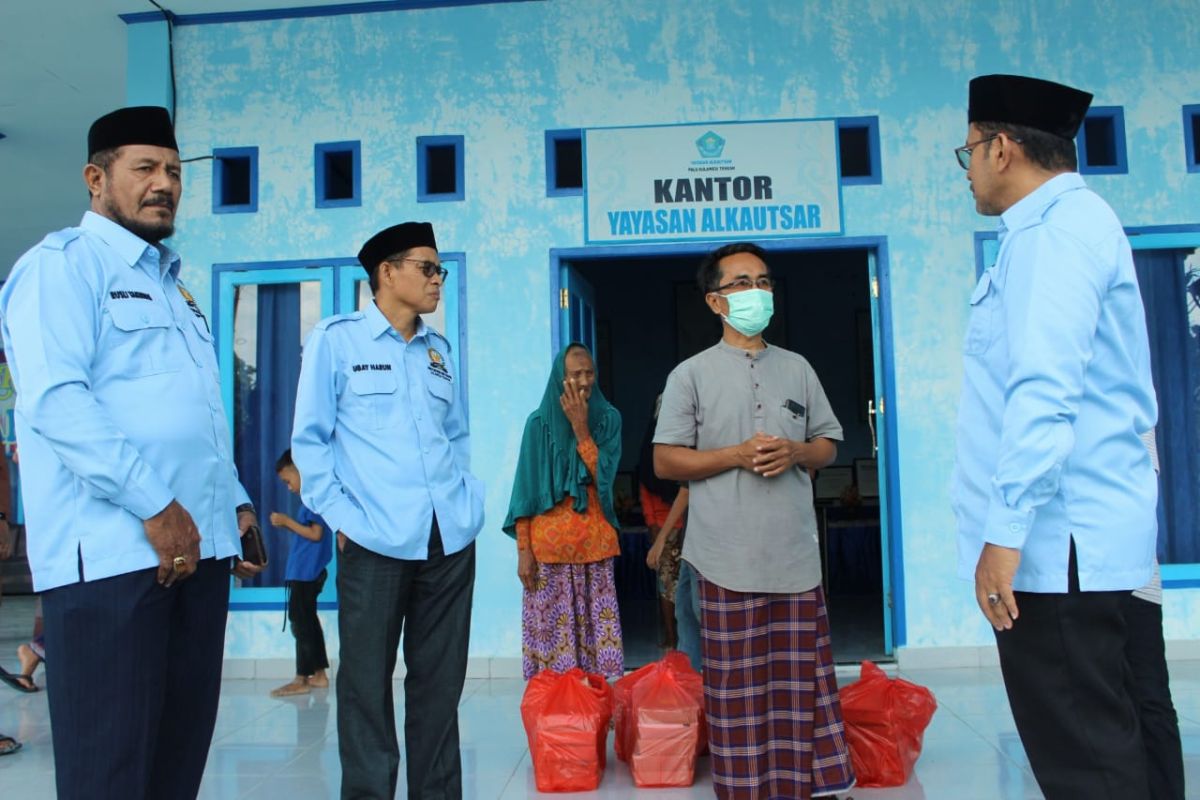 FKUB-Sulteng salurkan bantuan pangan ke panti asuhan