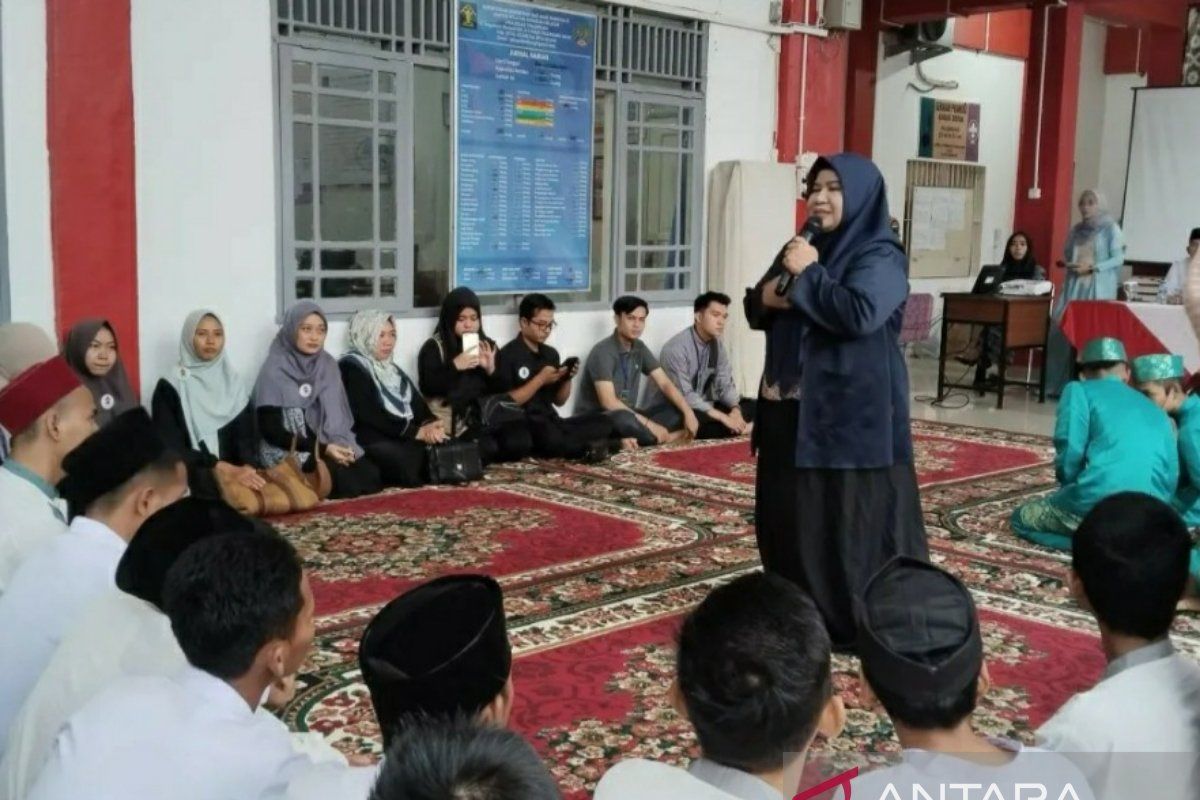 Kemenkumham Sumsel hibur anak binaan LPKA berbuka puasa dengan hadirkan orang tua