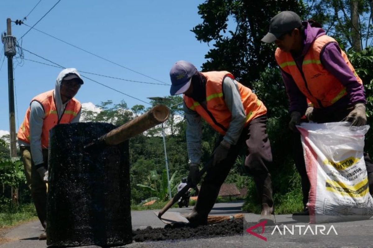 DPUPR  Temanggung kebut perbaikan jalan alternatif