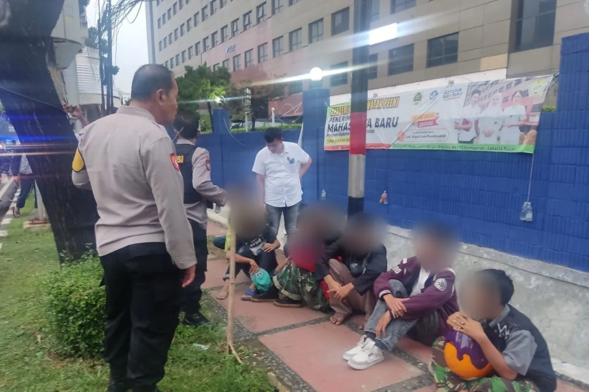 widespread-convoy-police-detain-14-teens-in-kemayoran