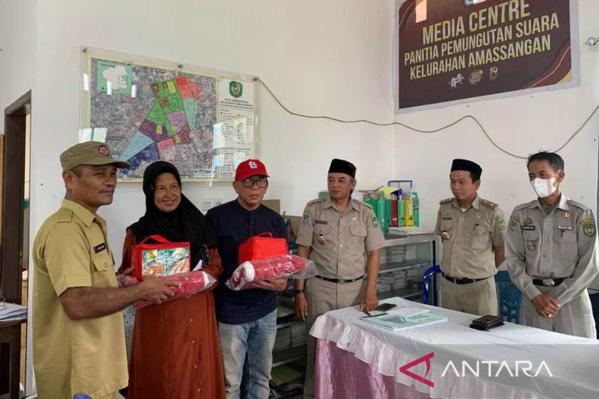 Kemensos serahkan bantuan kepada korban terdampak banjir bandang di Palopo