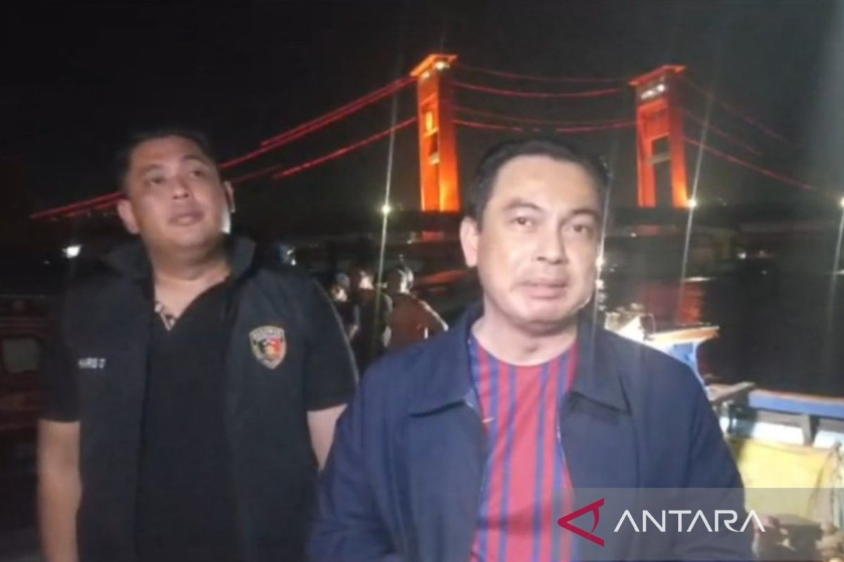 Polisi dalami kasus ledakan kapal di bawah jembatan Ampera