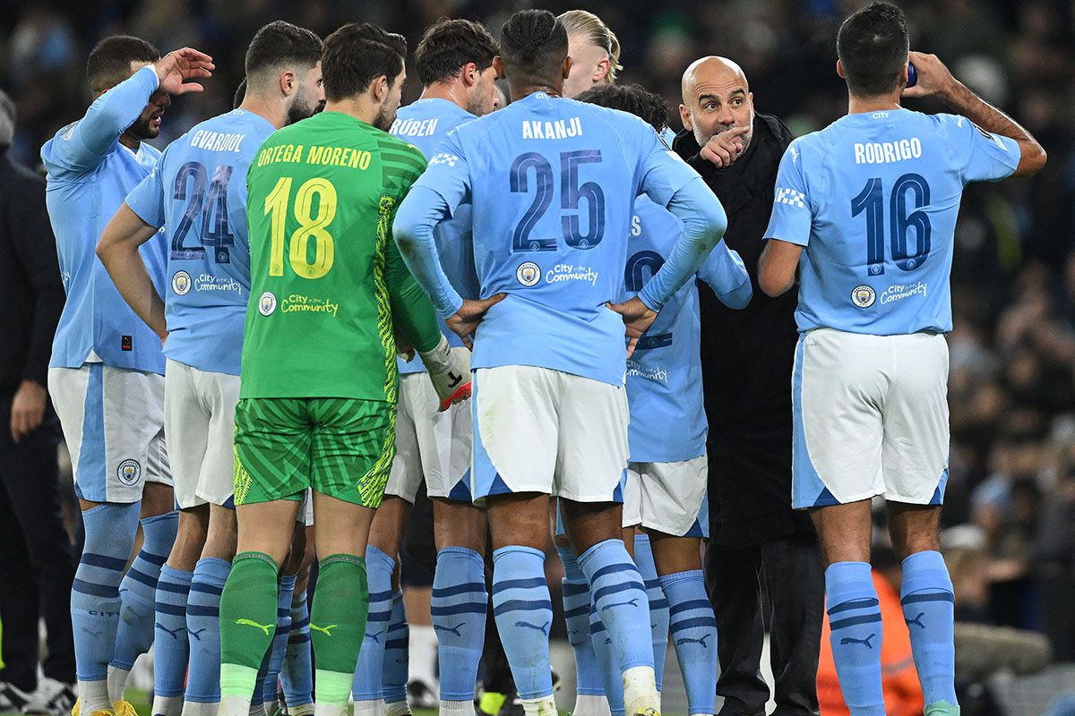 Manchester City puncaki klasemen sementara usai gasak Luton 5-1