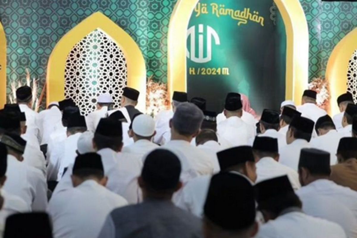 Pemprov Sumsel gelar tarawih perdana di Griya Agung