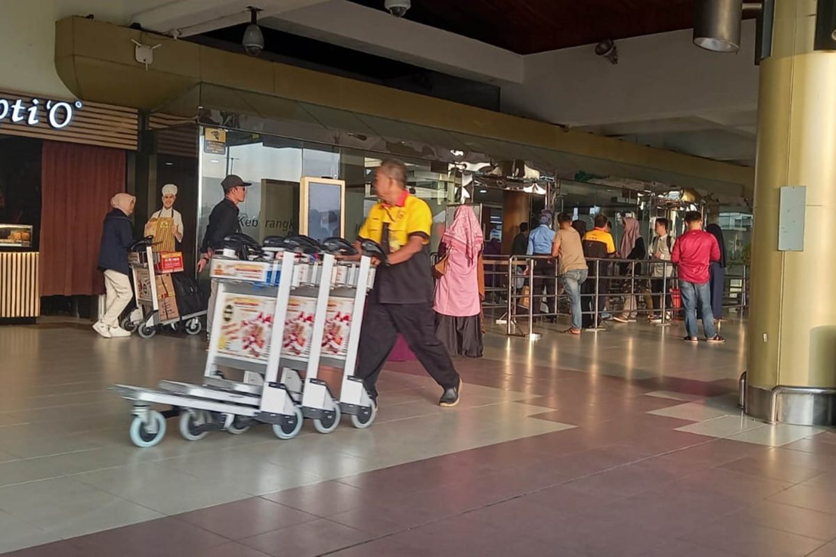 Penumpang Bandara SSK II Pekanbaru  10.329 orang pada H-7