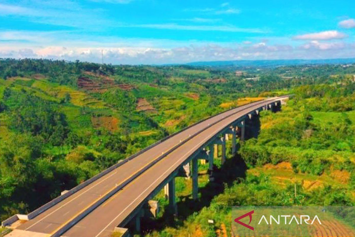 Begini kata Menteri PUPR soal longsor di Tol Bocimi