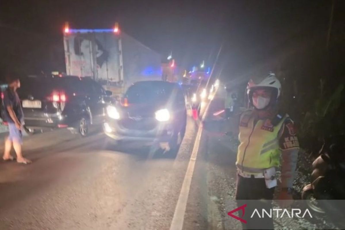 Jalintim Sumsel macet parah di ruas Betung karena pengendara saling serobot