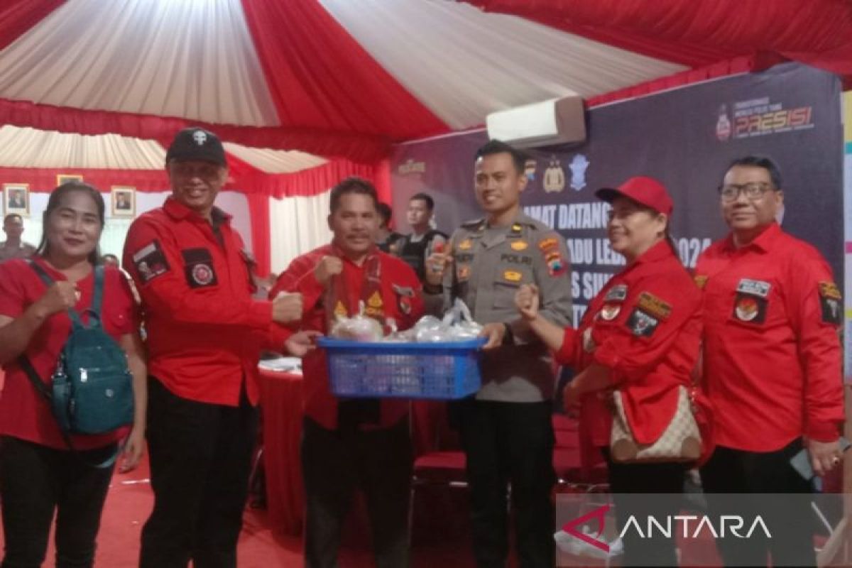 Pemuda Batak Bersatu Solo Raya bagikan takjil