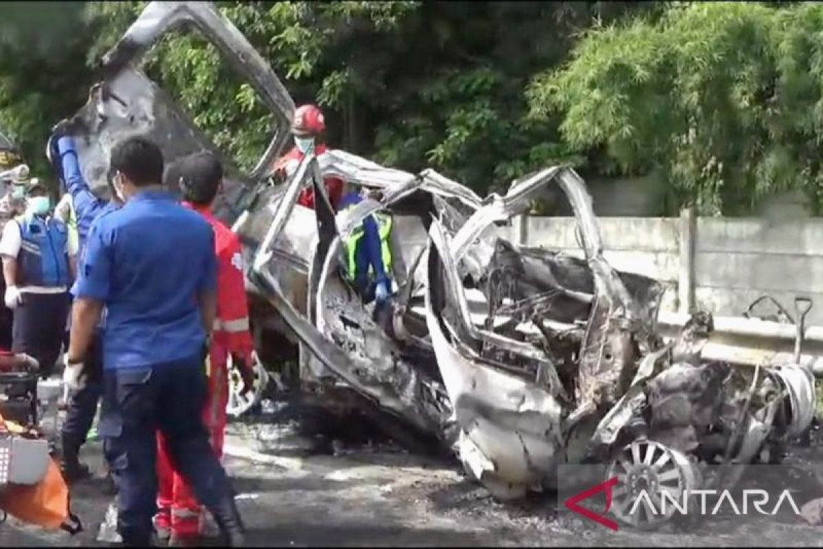 Kecelakaan KM 58 sembilan orang meninggal dunia alami luka bakar