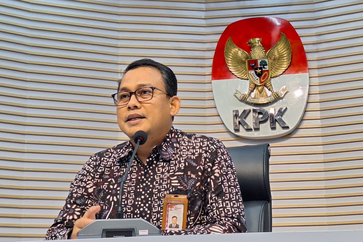 Korupsi bermodus investasi fiktif, KPK periksa mantan kepala divisi pasar modal PT Taspen