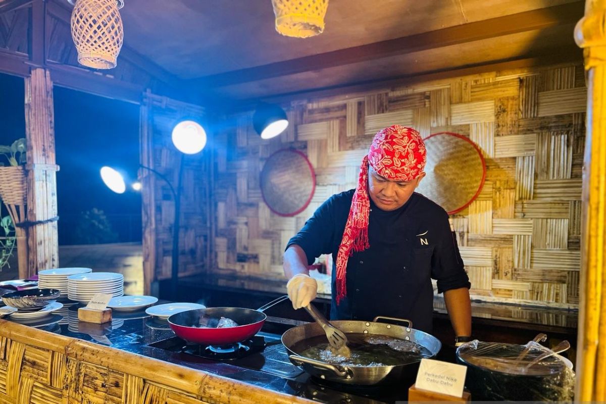 Makan malam sepuasnya dengan tematik BBQ Minahasan di Novotel Manado