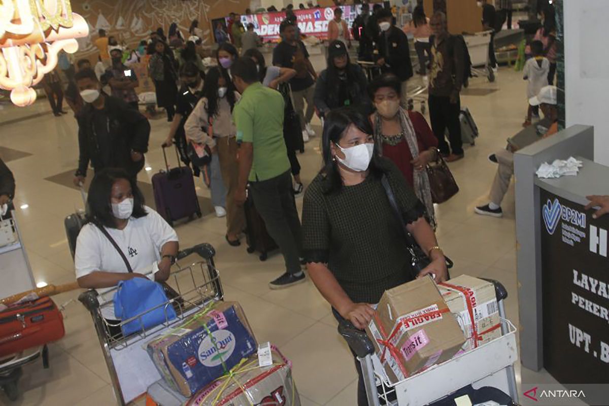 Pemudik di Bandara El Tari mencapai 3.619 orang pada H-2 Idul Fitri