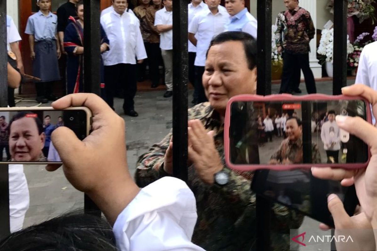 Prabowo buka open house