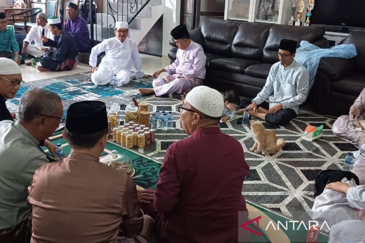 Bupati Natuna gelar "open house" untuk pererat silaturahim dengan warga