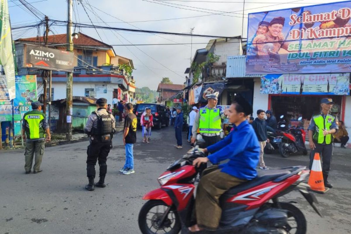 Polres Wonosobo  amankan tradisi balon udara