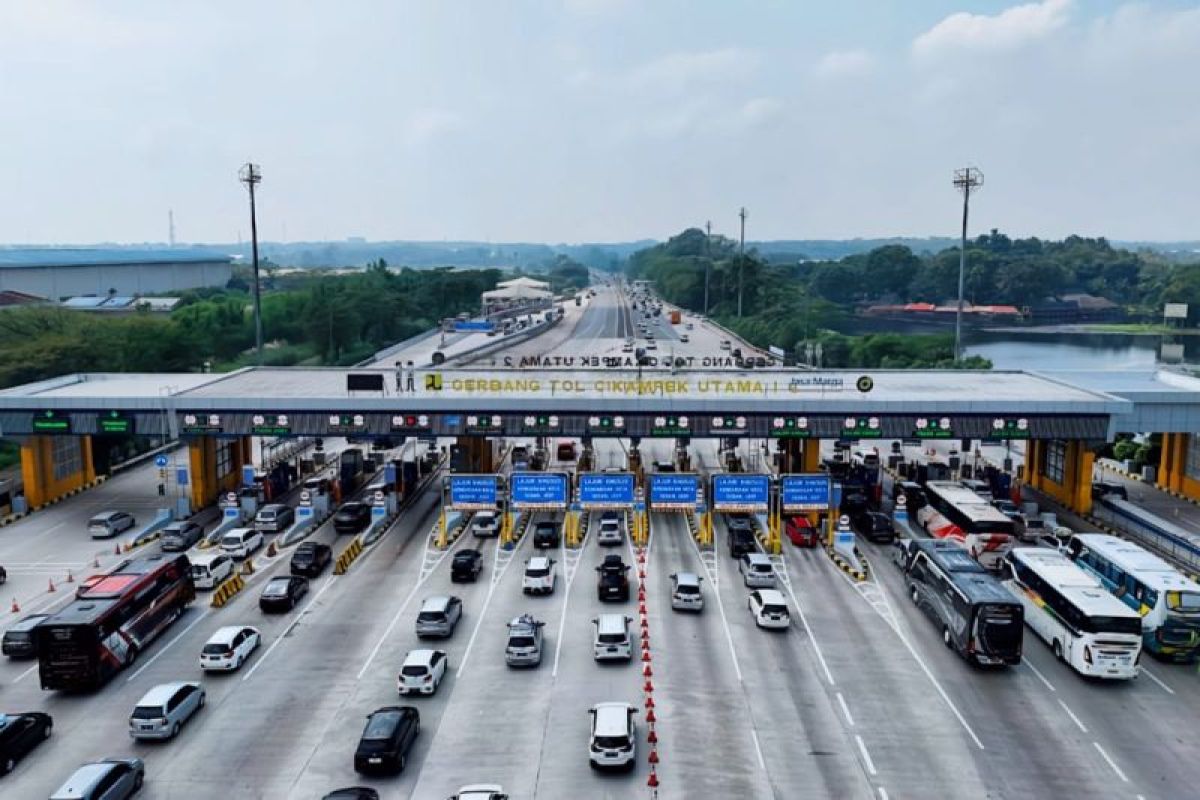 Pengguna jalan tol di jalur contraflow wajib patuhi rambu lalu lintas