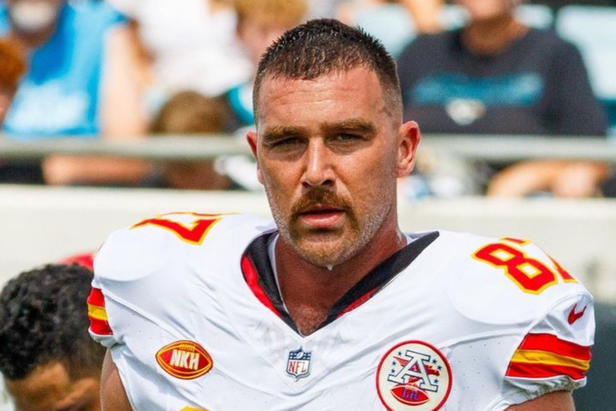 Travis Kelce: Bintang NFL yang Kini Tunangan dengan Taylor Swift